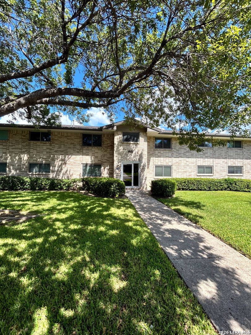 223 W Silver Sands Drive San Antonio TX 78216
