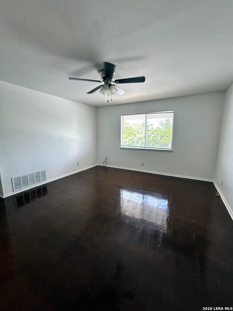 223 W Silver Sands Drive San Antonio TX 78216