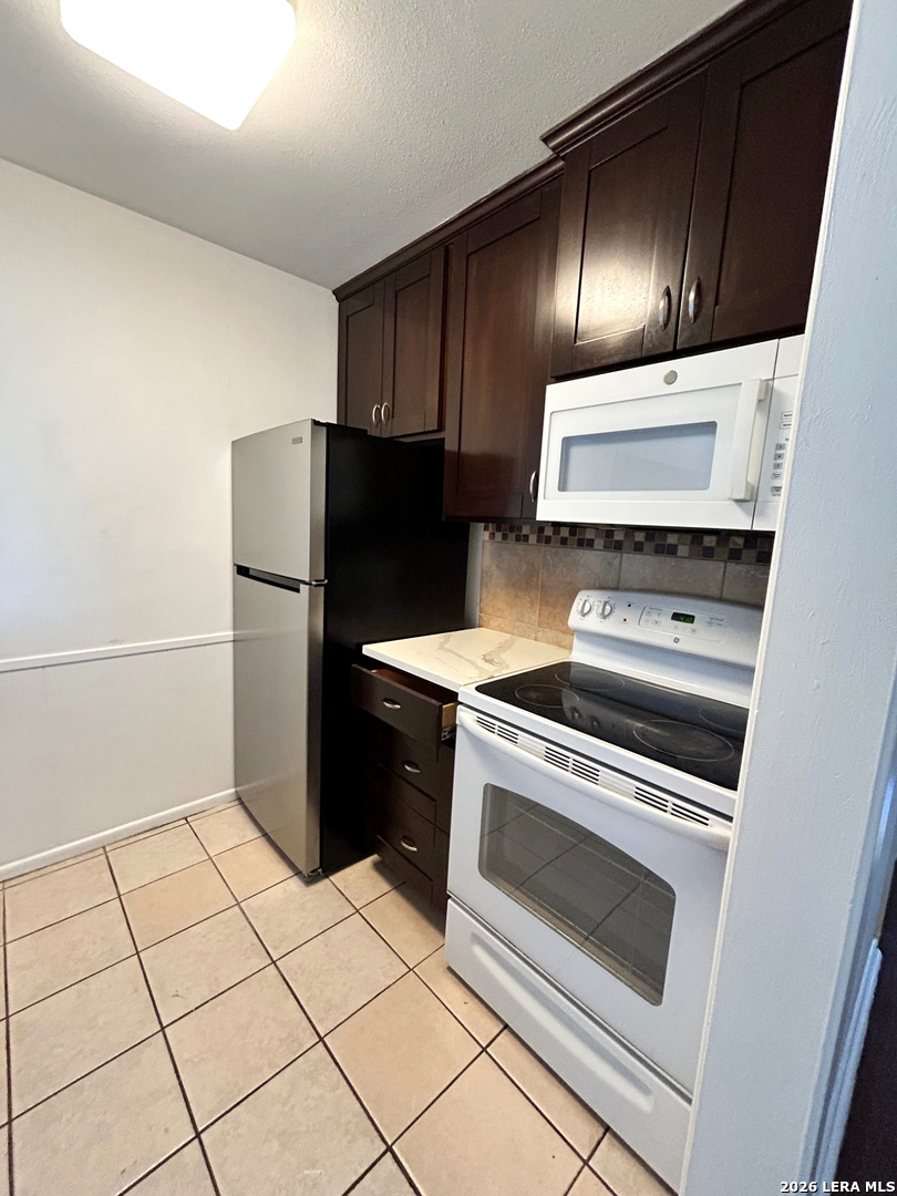 223 W Silver Sands Drive San Antonio TX 78216