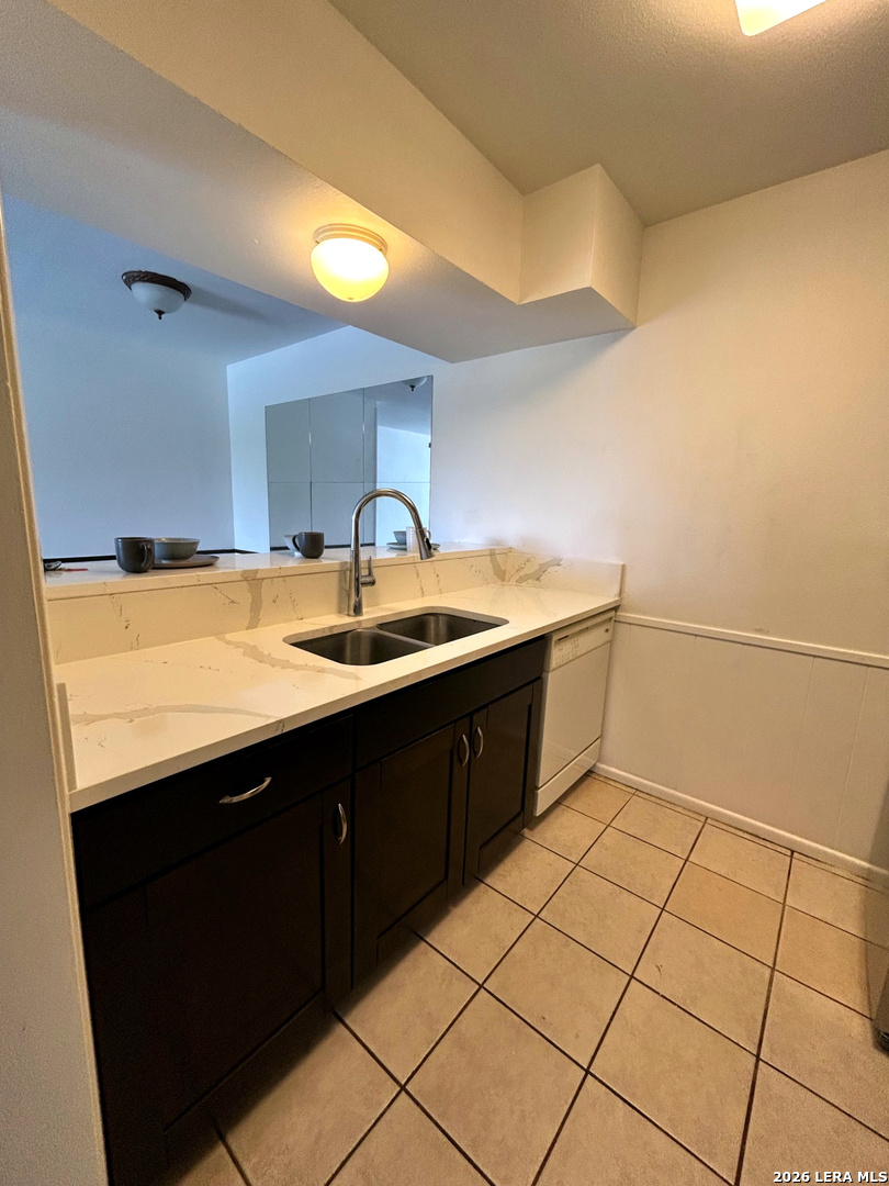 223 W Silver Sands Drive San Antonio TX 78216