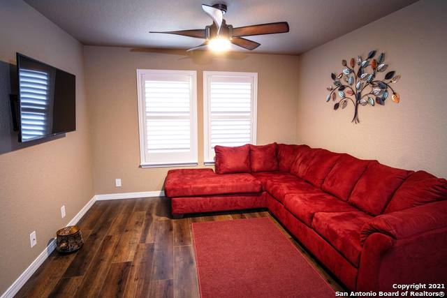 5323 Dannelly Field San Antonio TX 78227