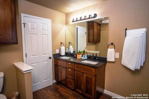 5323 Dannelly Field San Antonio TX 78227
