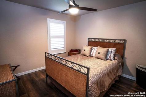 5323 Dannelly Field San Antonio TX 78227