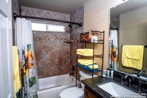 5323 Dannelly Field San Antonio TX 78227