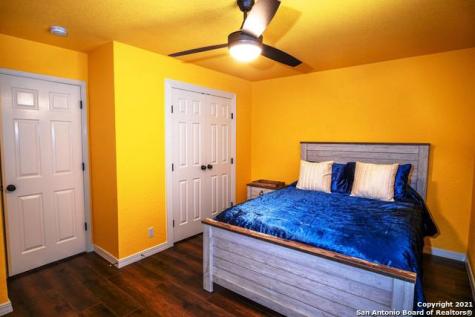 5323 Dannelly Field San Antonio TX 78227