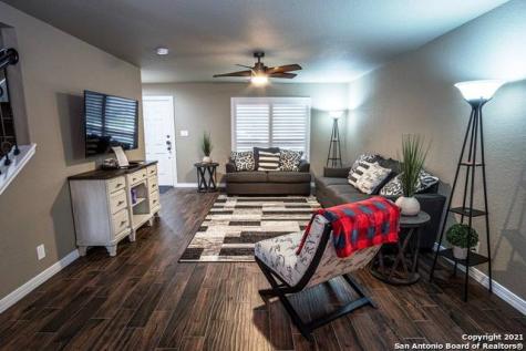 5323 Dannelly Field San Antonio TX 78227