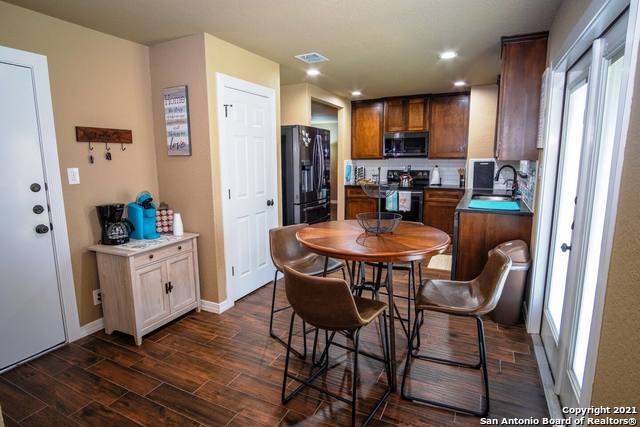 5323 Dannelly Field San Antonio TX 78227
