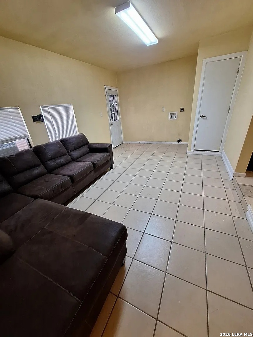 1040 Gulf San Antonio TX 78202
