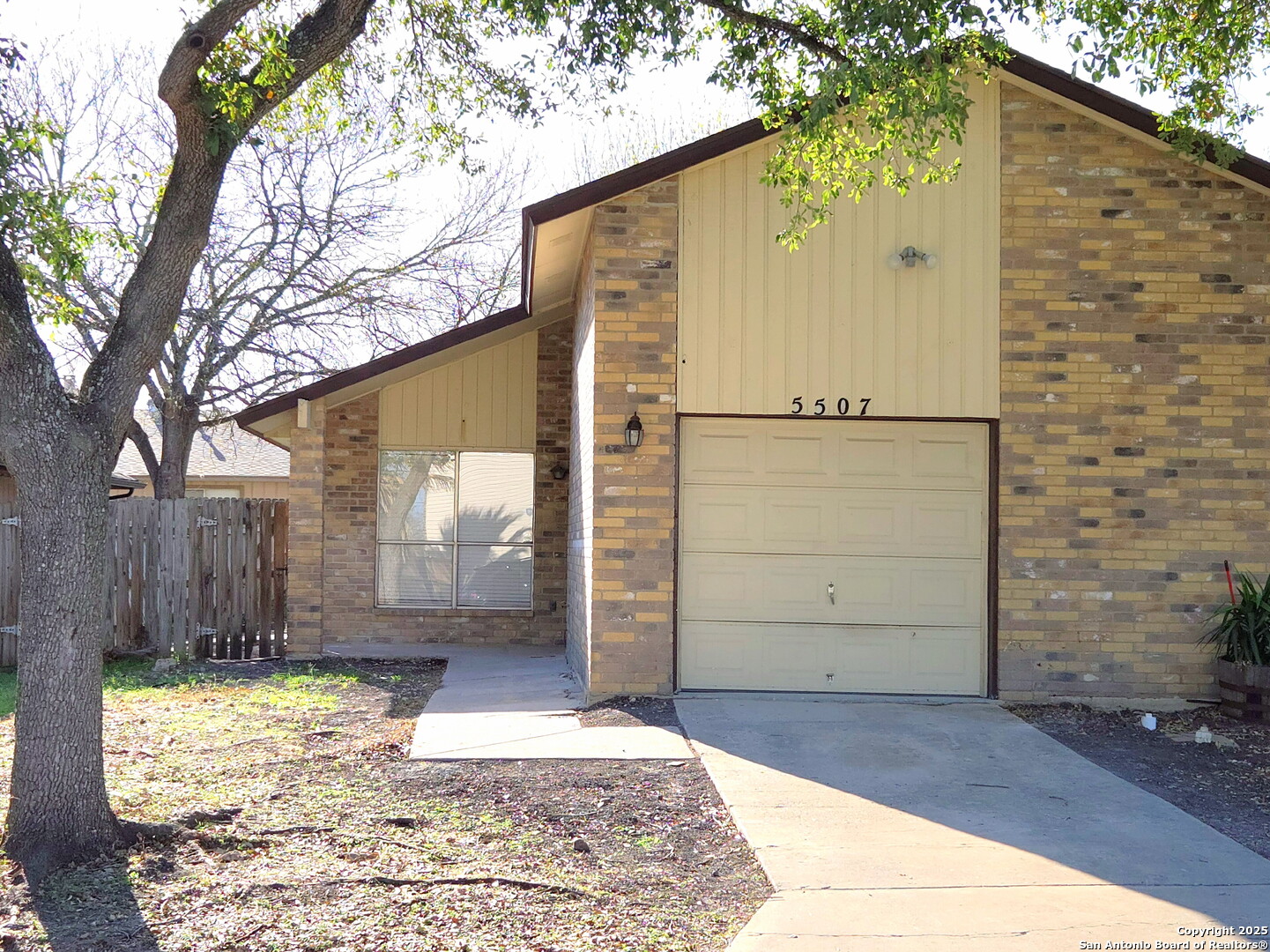 5507 Roanwood San Antonio TX 78244