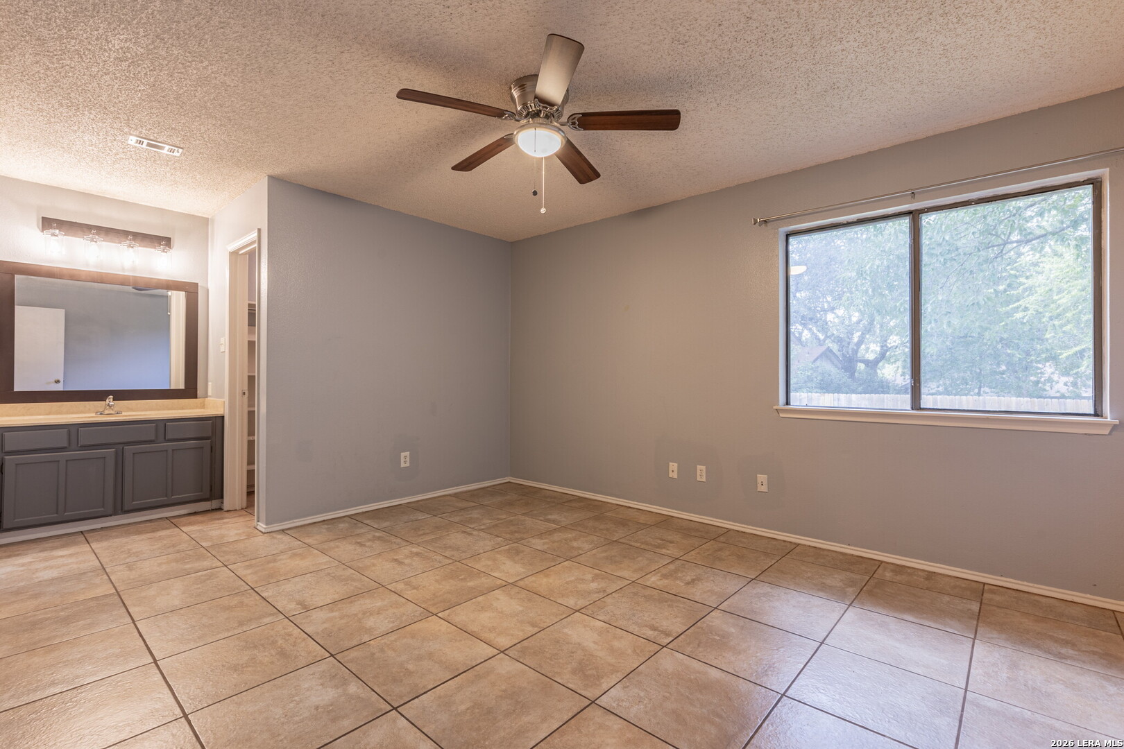 5647 Timberhurst San Antonio TX 78250