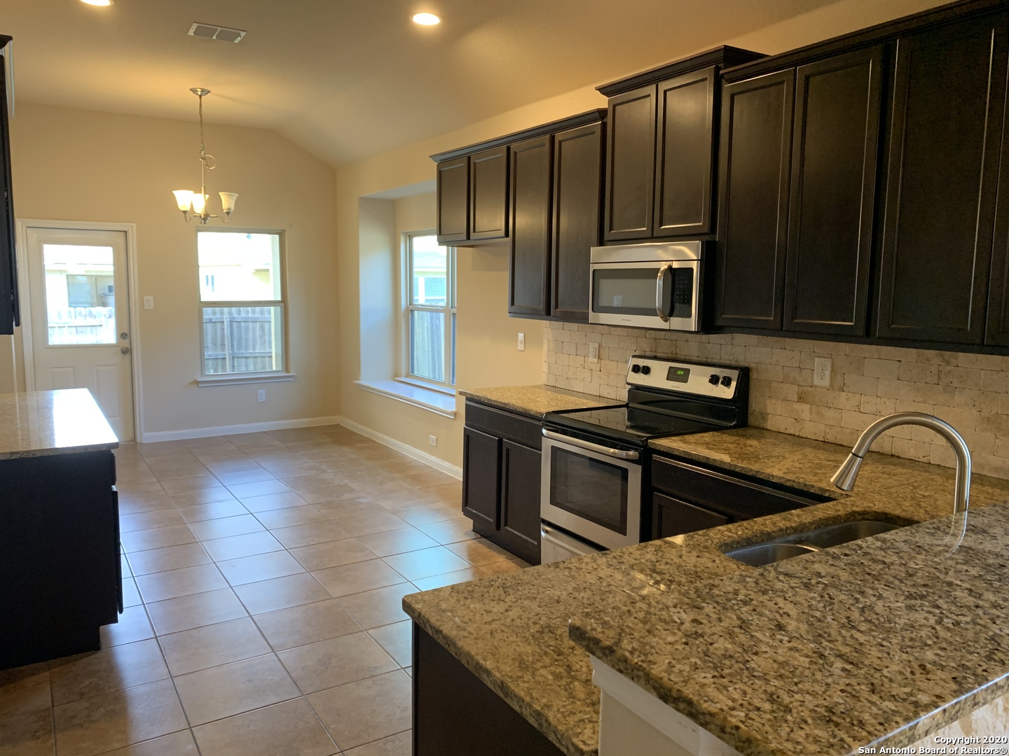 3511 Dunlap Fields Converse TX 78109