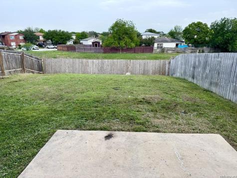 3710 Candleglenn San Antonio TX 78244