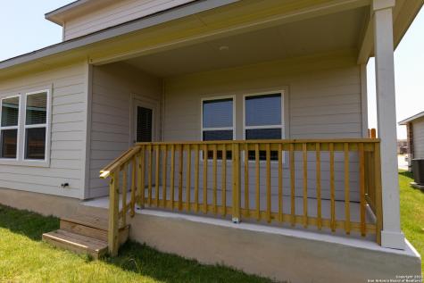 193 Legendary Trail Loop Floresville TX 78114