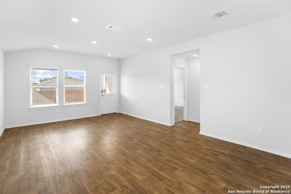 12106 Pease River San Antonio TX 78245