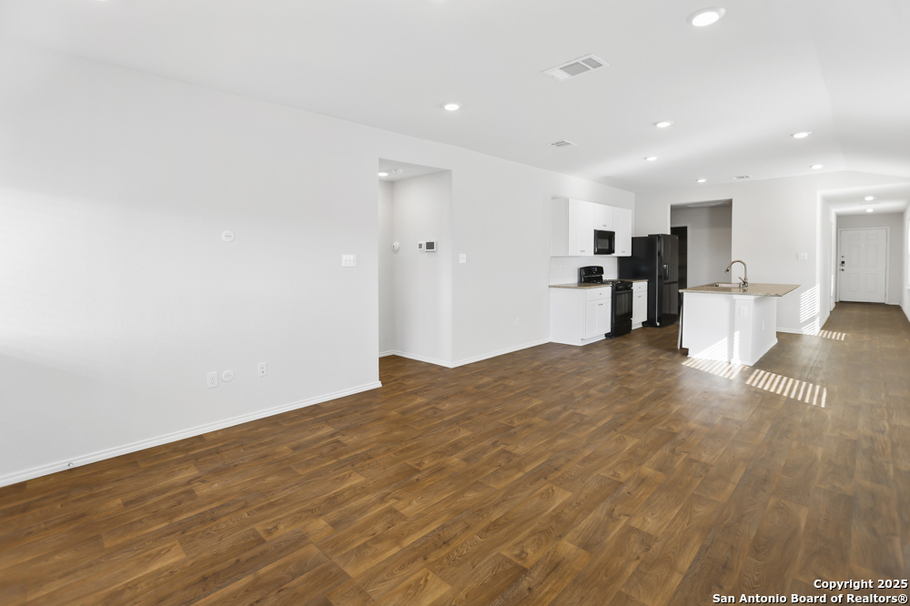 12106 Pease River San Antonio TX 78245