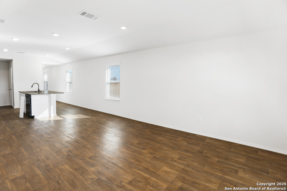 12106 Pease River San Antonio TX 78245