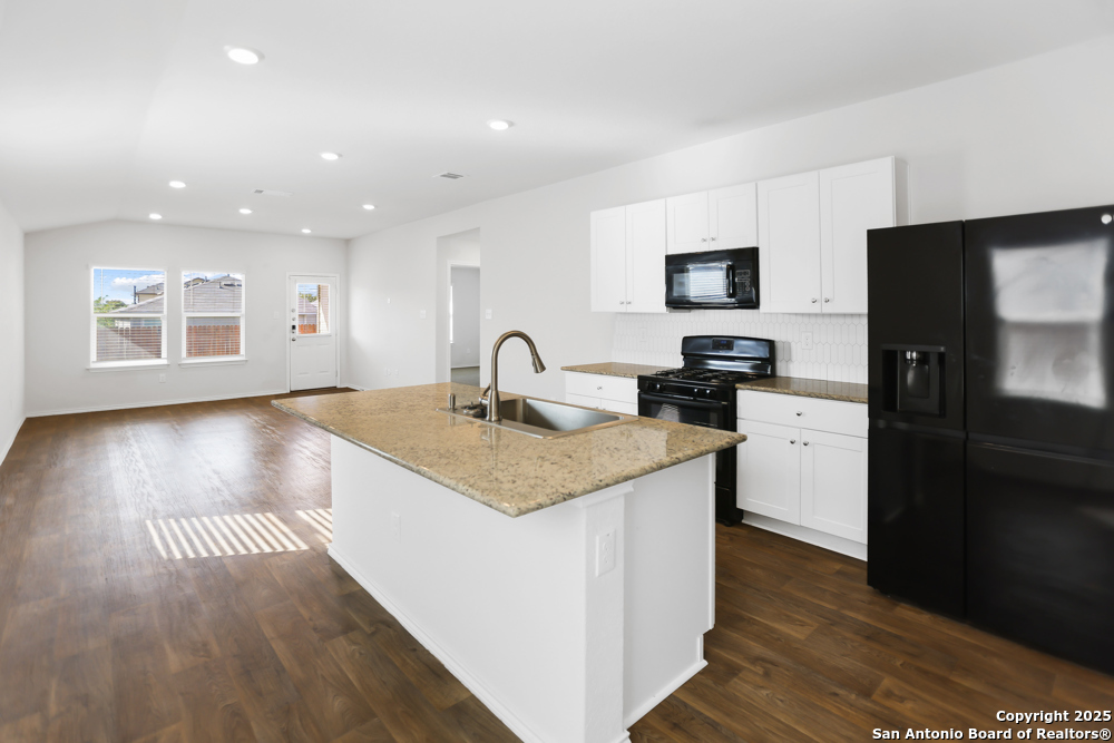 12106 Pease River San Antonio TX 78245