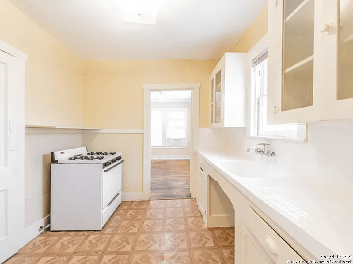 631 E Ashby San Antonio TX 78212