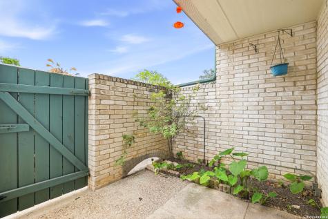 9915 Powhatan San Antonio TX 78230