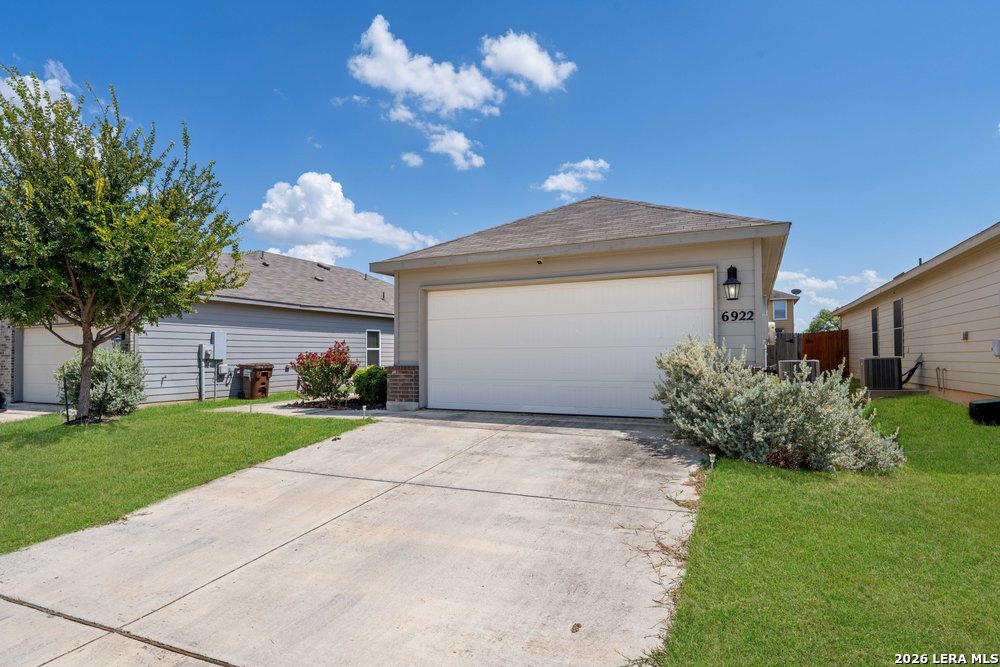 6922 Phoenix Path Converse TX 78109