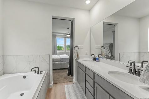 16515 Rosemary Ridge Elmendorf TX 78112