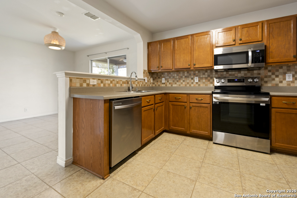 335 Cedron Chase San Antonio TX 78253