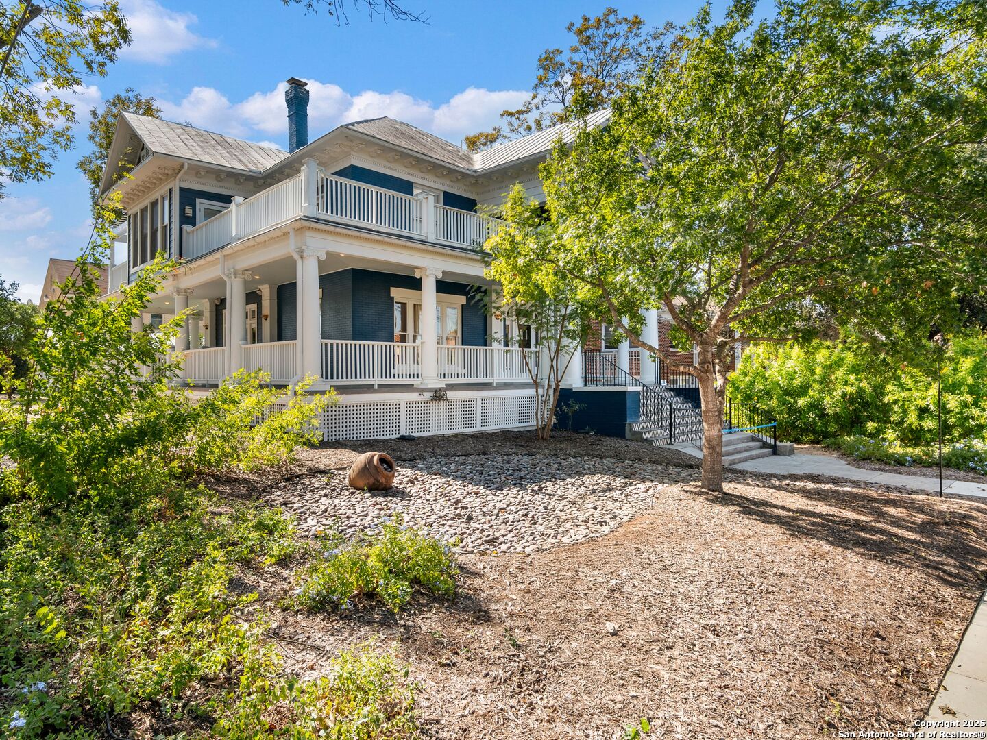 702 W French Place San Antonio TX 78212