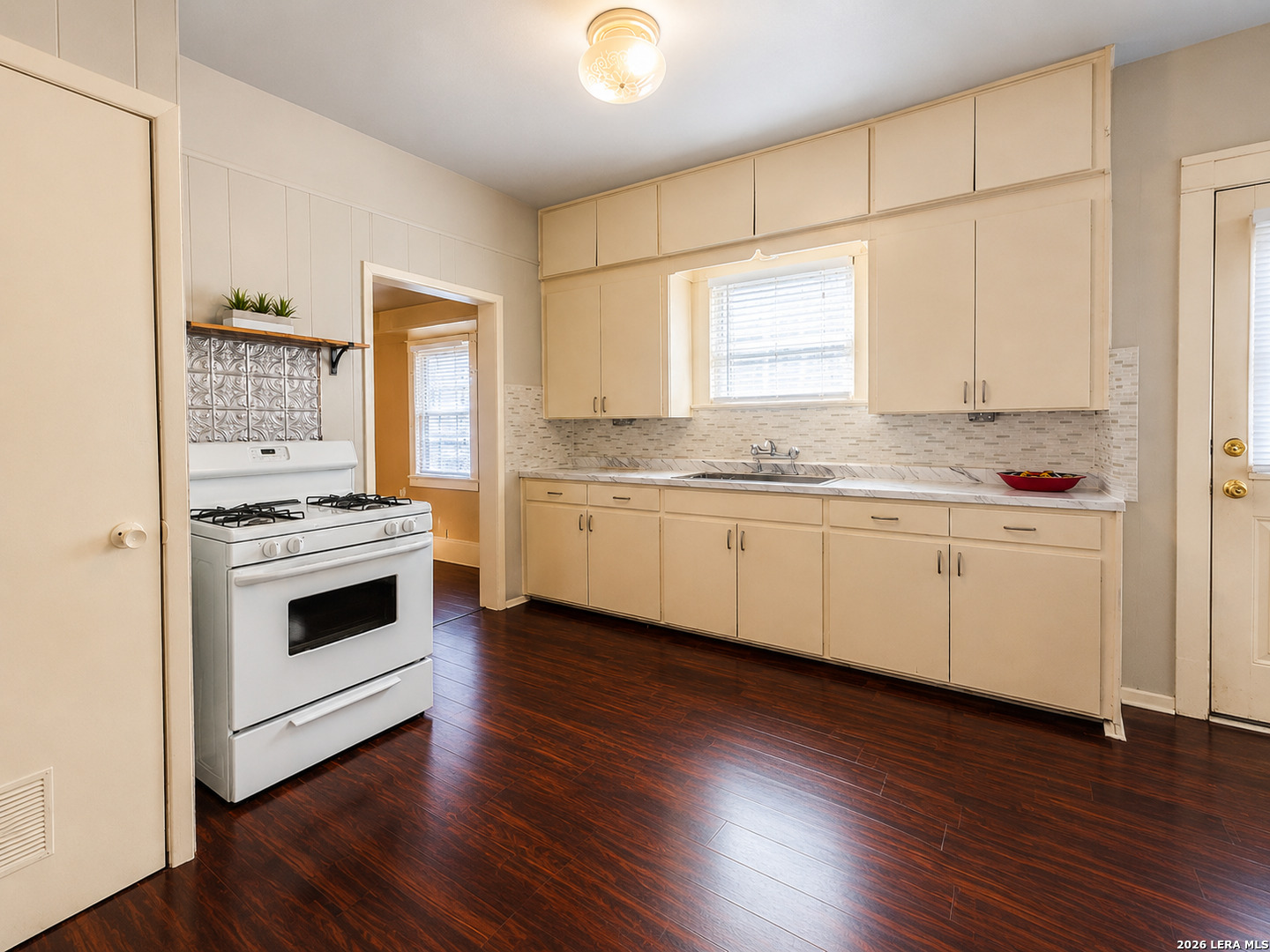 1023 W French Place San Antonio TX 78212
