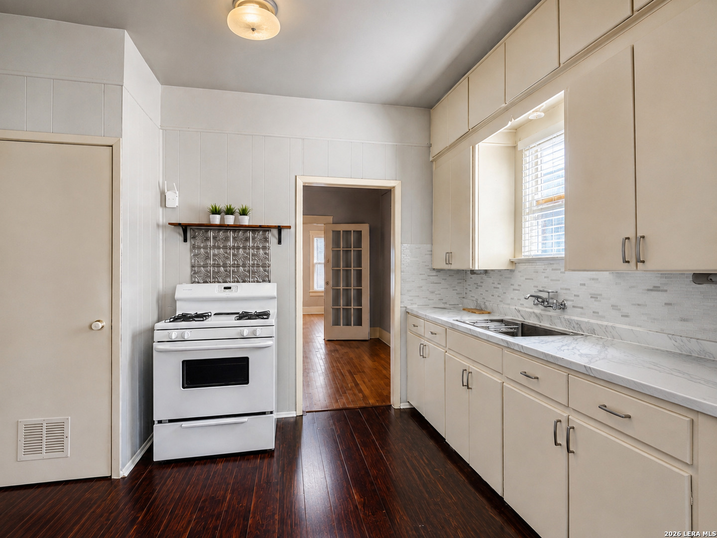 1023 W French Place San Antonio TX 78212