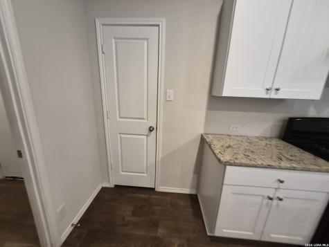 465 Middle Green Loop Floresville TX 78114