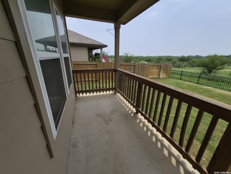 465 Middle Green Loop Floresville TX 78114