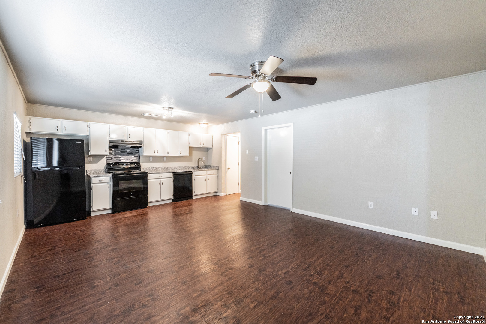 122 Roundtree Lane San Antonio TX 78233