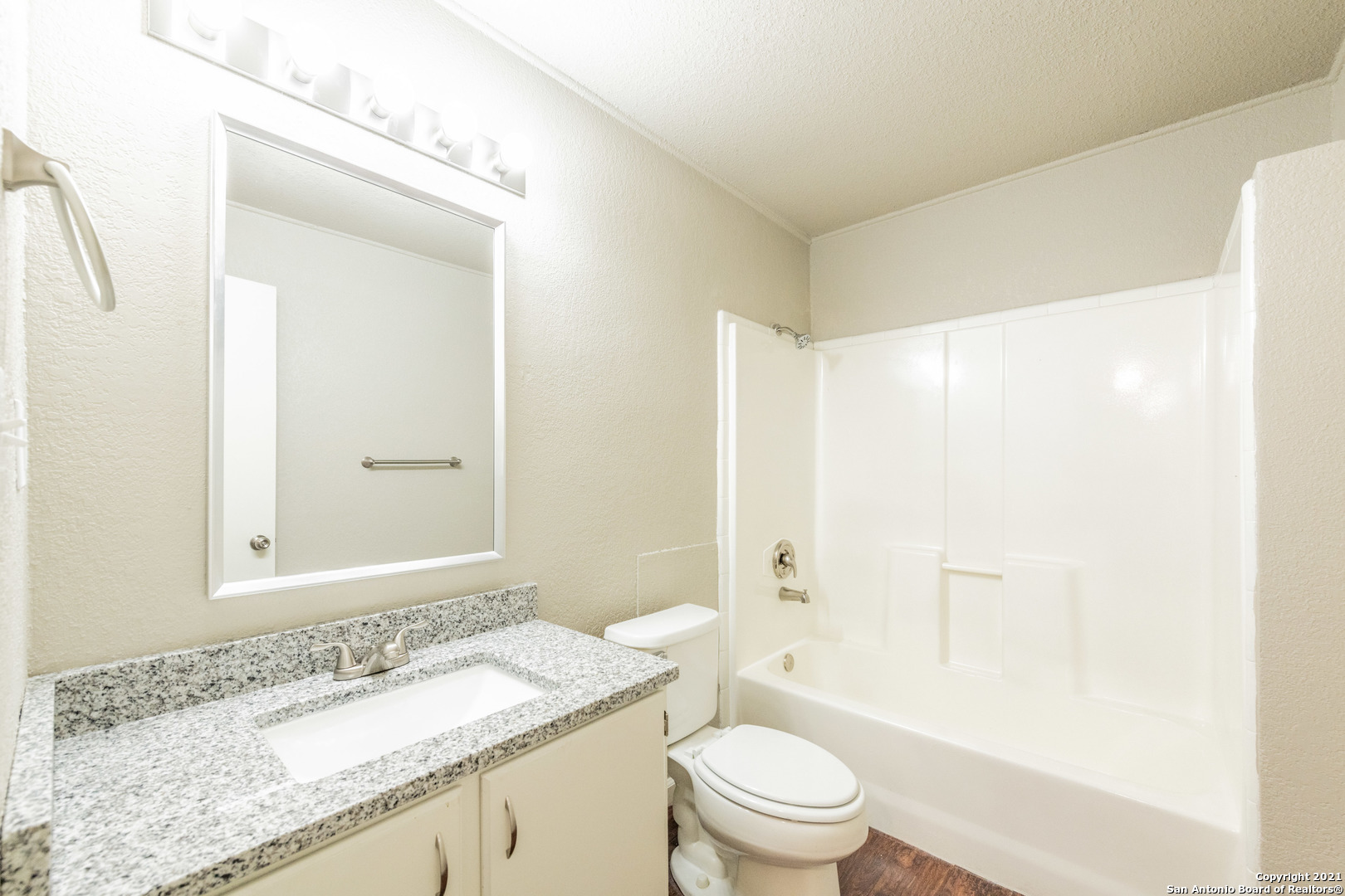 122 Roundtree Lane San Antonio TX 78233
