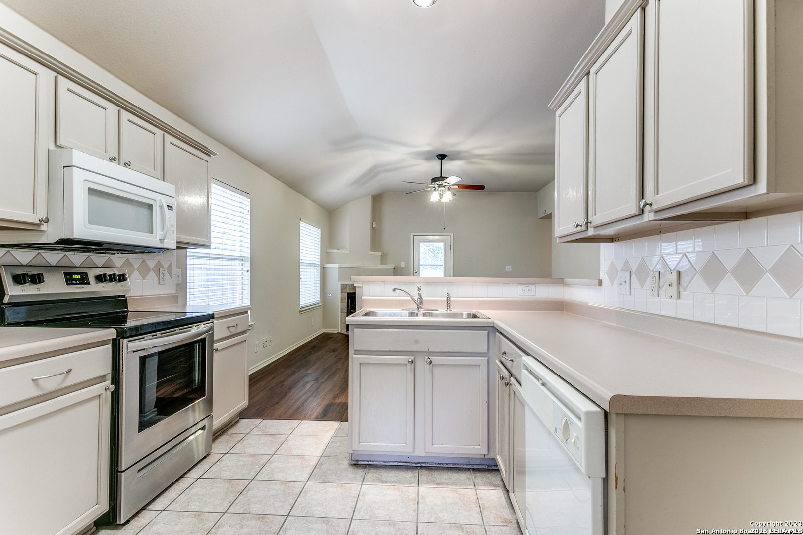 6014 Woodway Court San Antonio TX 78249