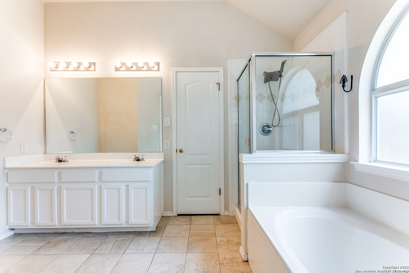 6014 Woodway Court San Antonio TX 78249