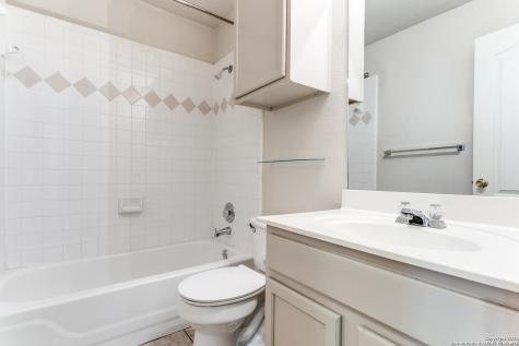 6014 Woodway Court San Antonio TX 78249
