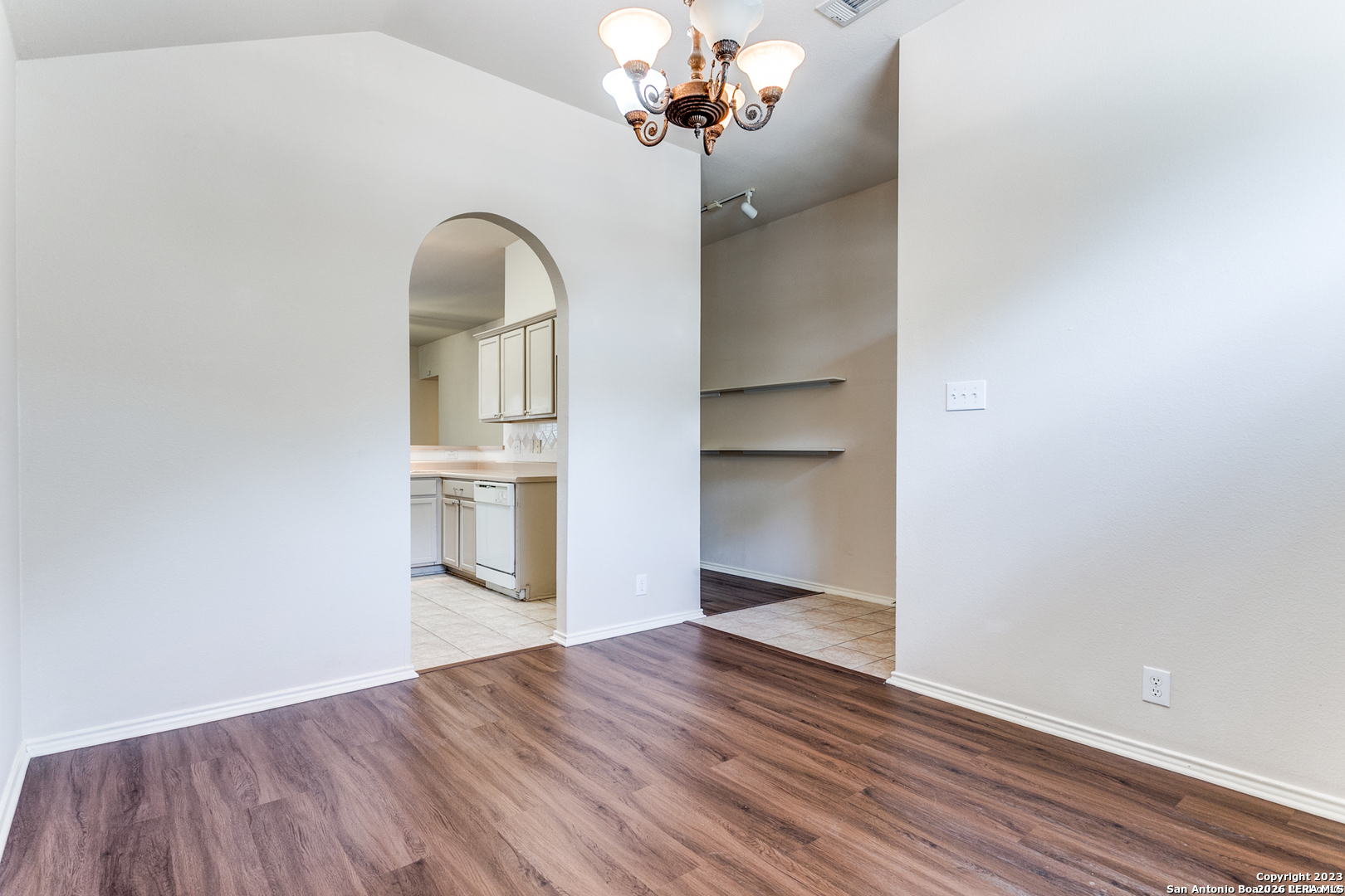 6014 Woodway Court San Antonio TX 78249