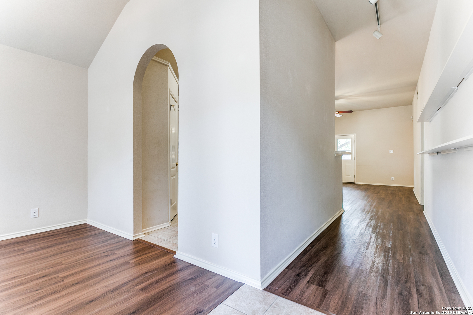 6014 Woodway Court San Antonio TX 78249