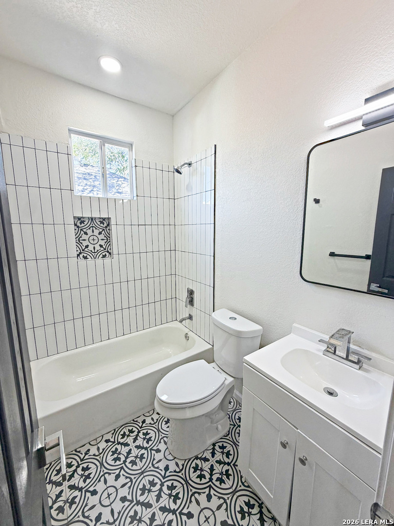 338 SW 42nd Street San Antonio TX 78237