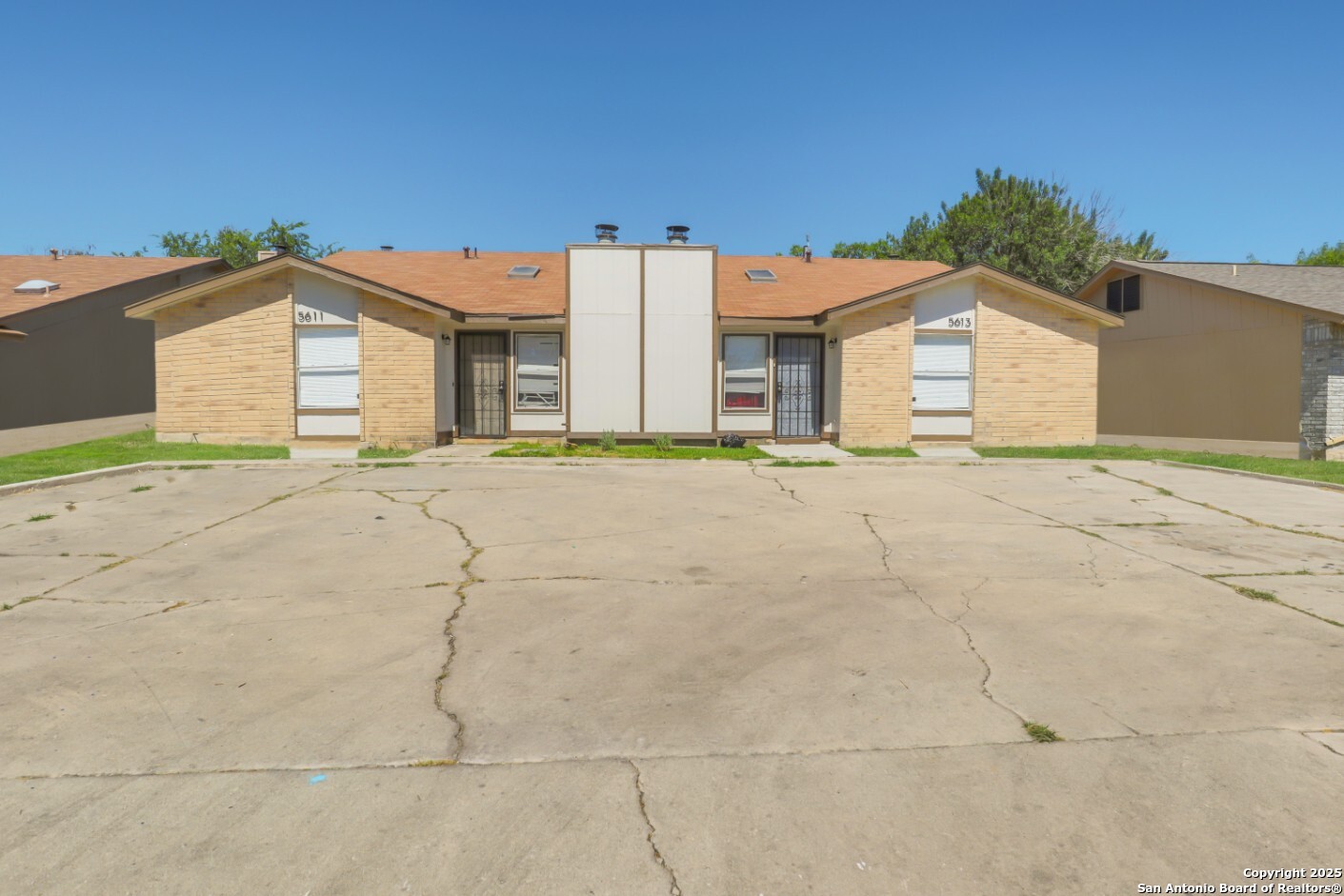 5613 Lochmoor San Antonio TX 78244