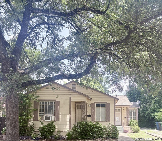 225 W Norwood Court San Antonio TX 78212