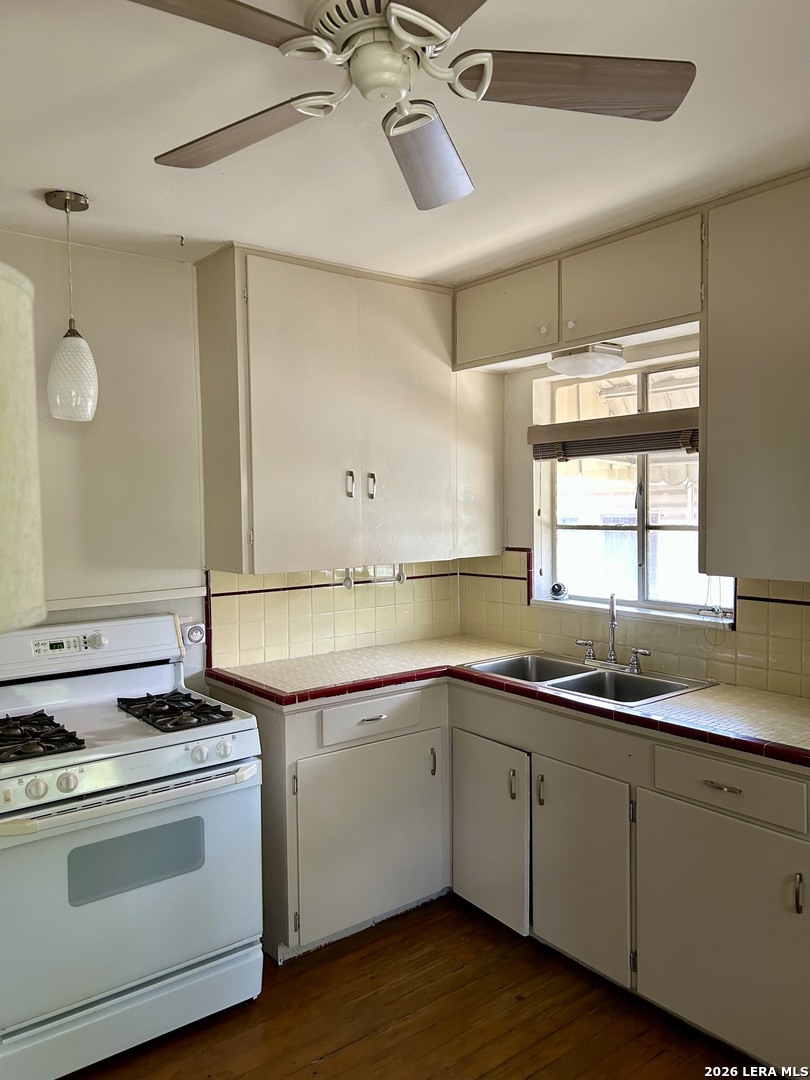 225 W Norwood Court San Antonio TX 78212