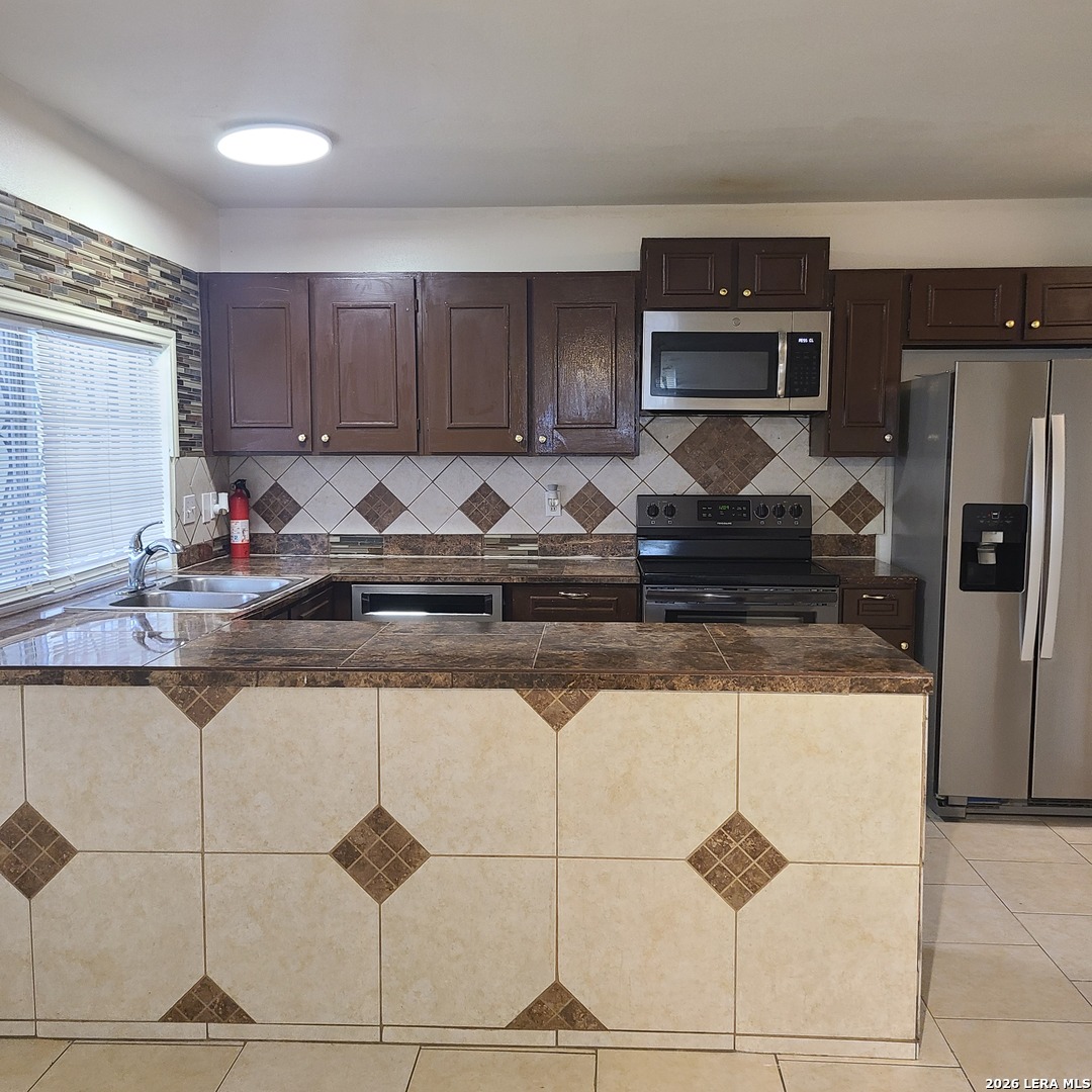 6602 Spring Manor San Antonio TX 78249