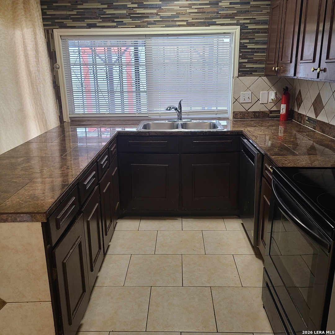 6602 Spring Manor San Antonio TX 78249