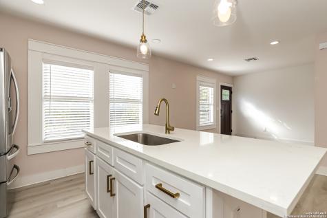 120 E Magnolia San Antonio TX 78212