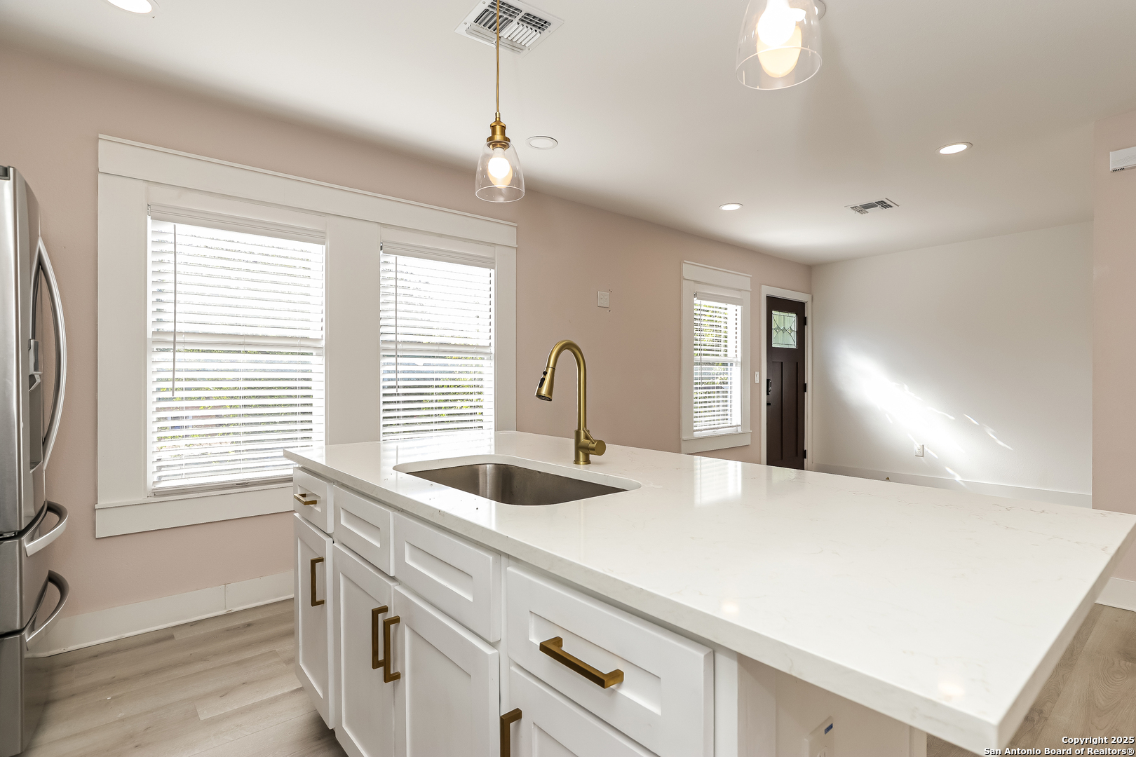120 E Magnolia San Antonio TX 78212