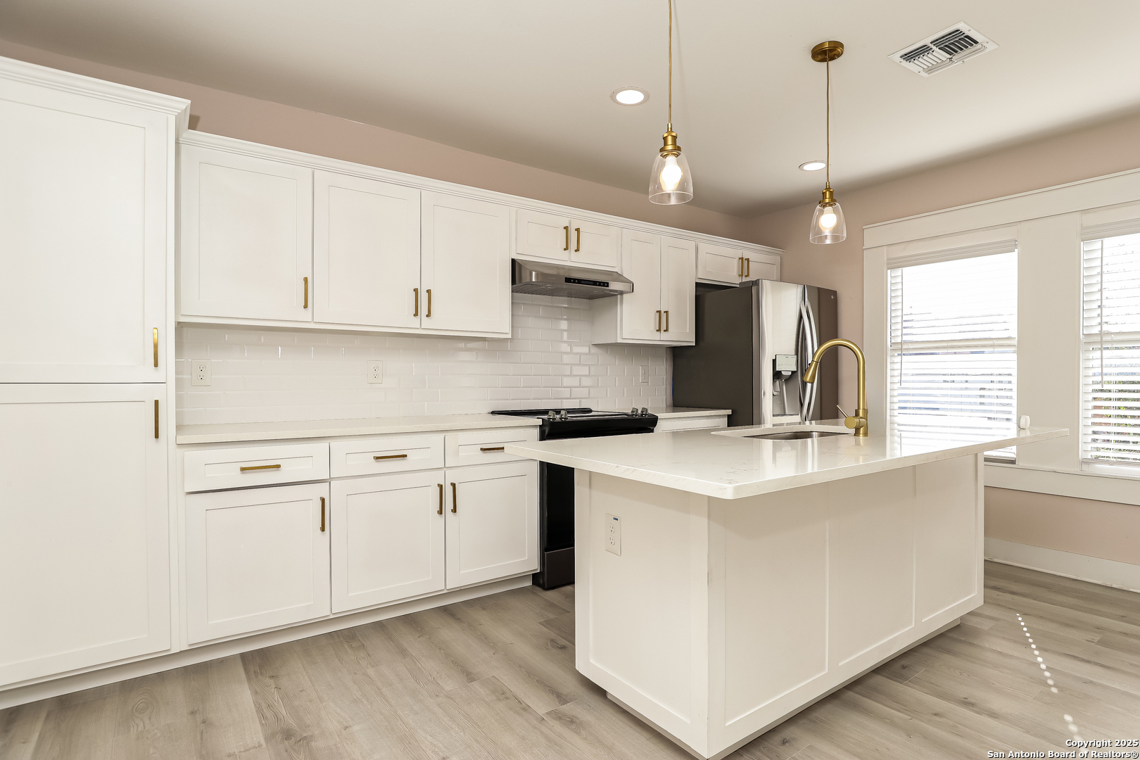 120 E Magnolia San Antonio TX 78212