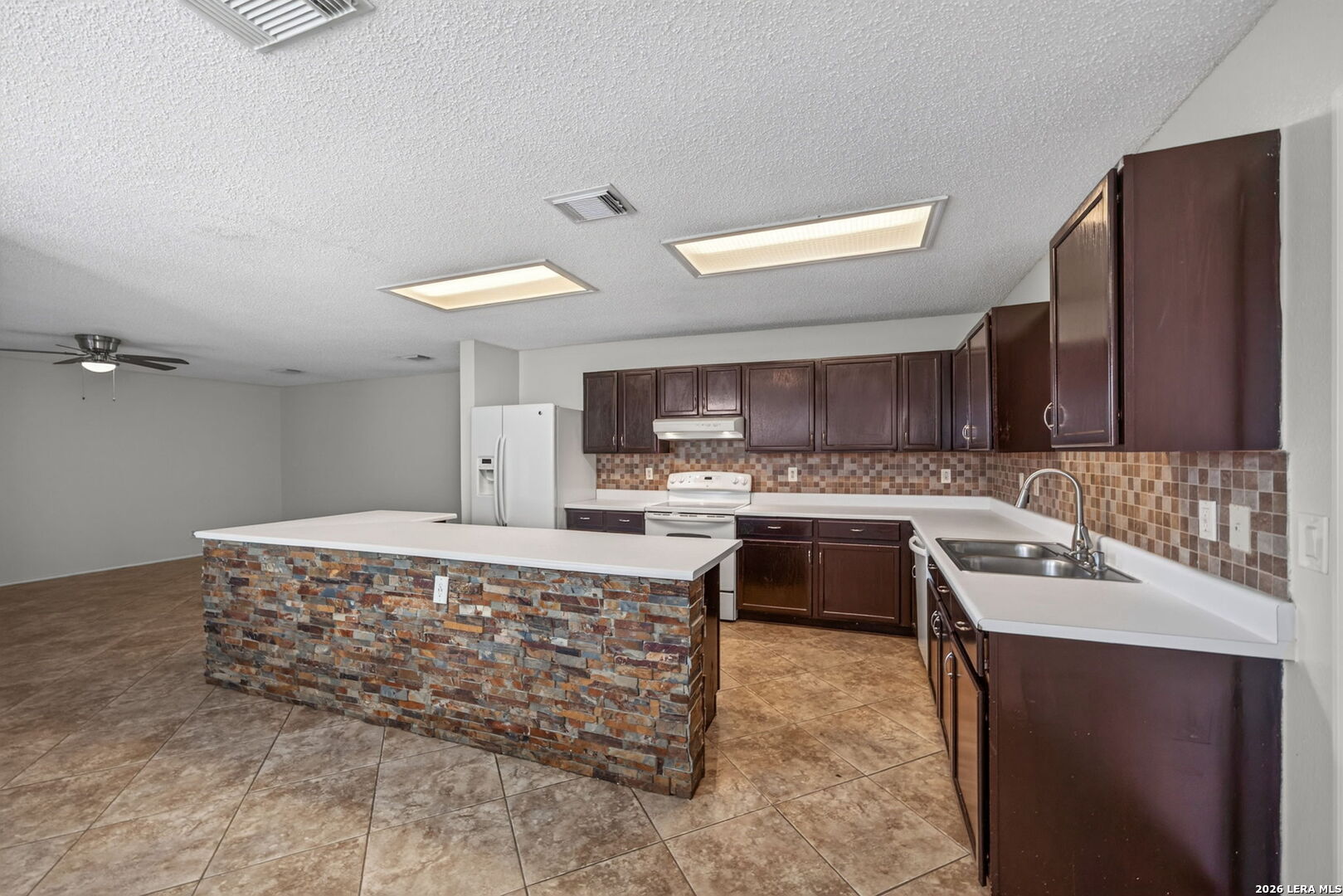 7702 Fairton Place Converse TX 78109
