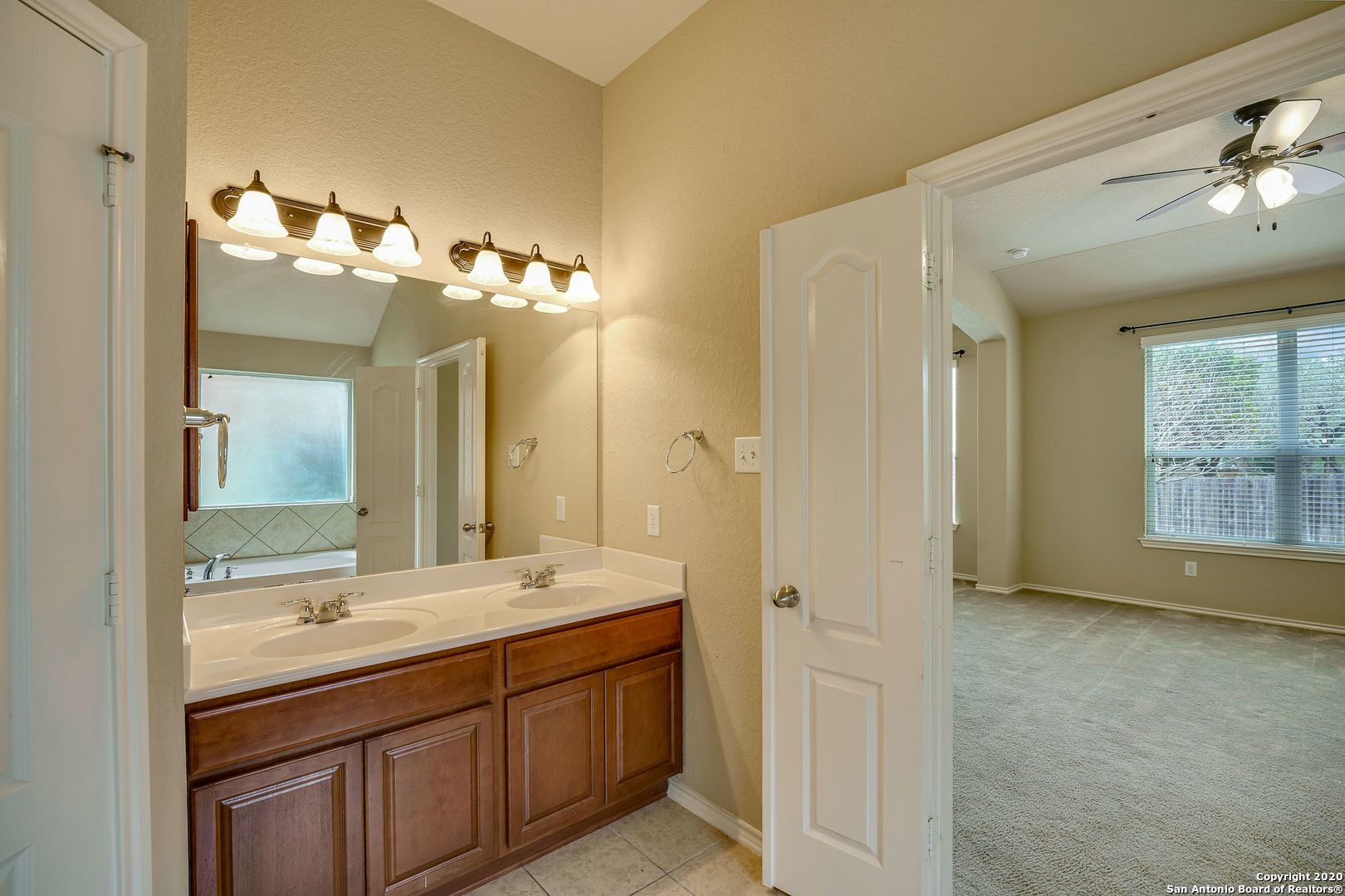 1031 Windy Pond San Antonio TX 78260