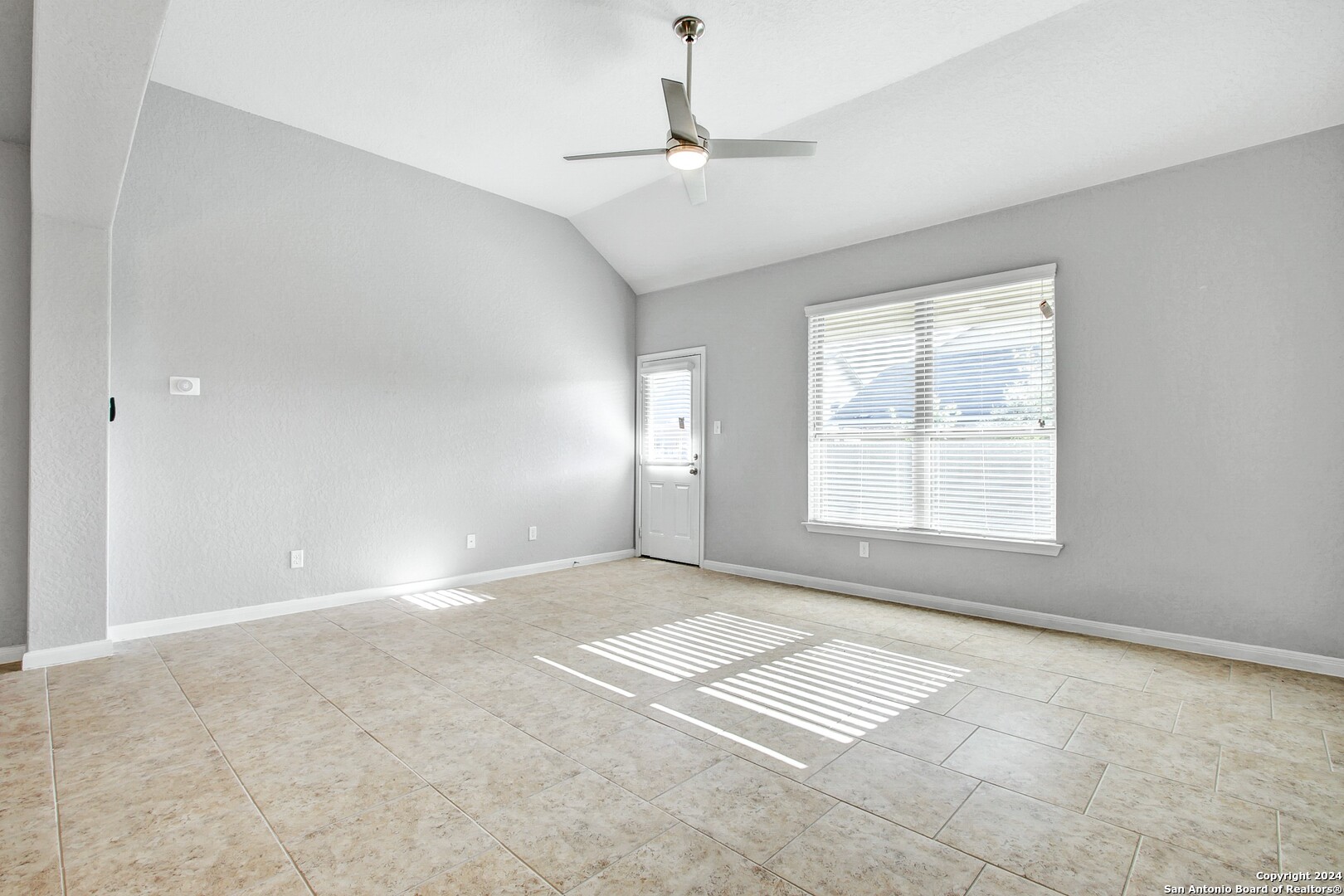 6035 Snorkel Square Converse TX 78109
